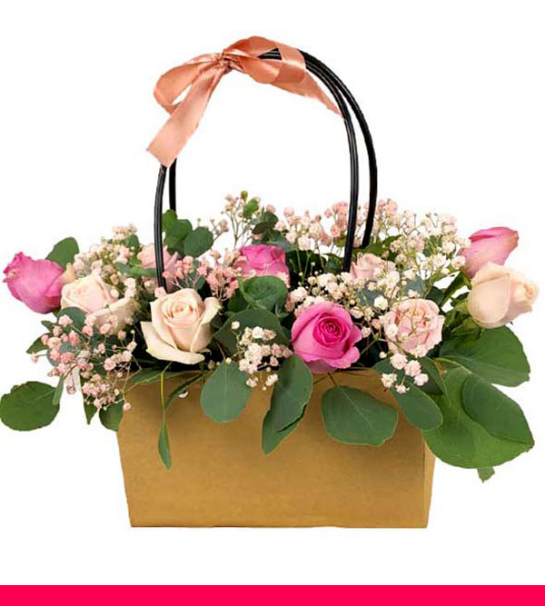Giỏ hoa nhỏ cực xinh, món quà tuyệt đẹp gửi tặng người thương