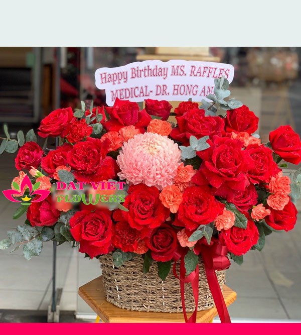 Giỏ hoa hồng đỏ đẹp, món quà ý nghĩa nhất tặng sinh nhật